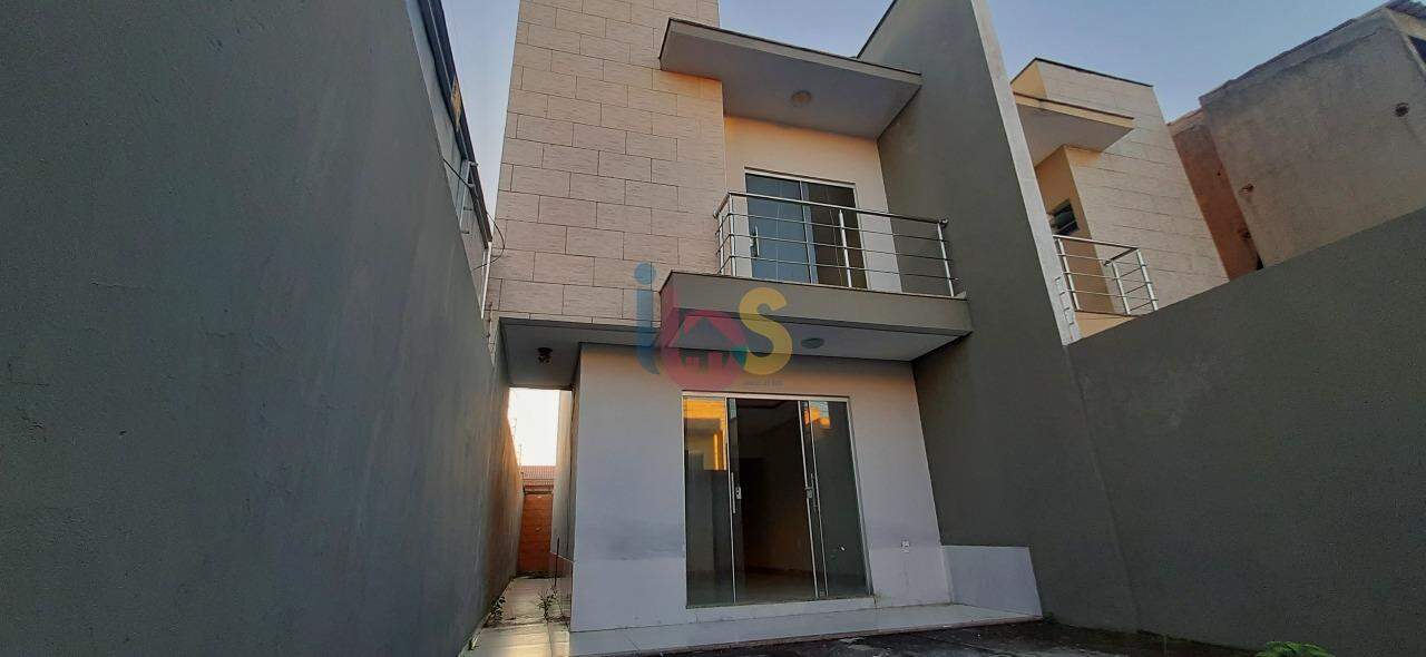 Casa à venda com 2 quartos, 187m² - Foto 1