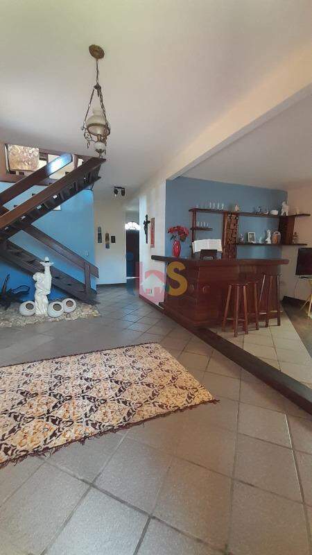 Casa à venda com 4 quartos, 315m² - Foto 5