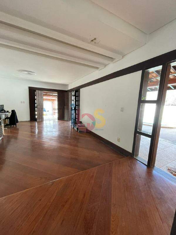 Casa à venda com 6 quartos, 560m² - Foto 7