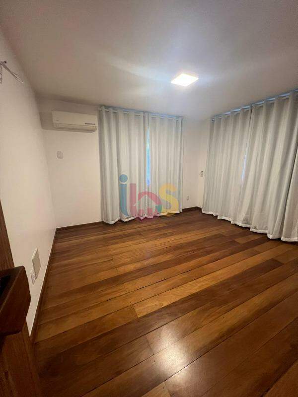 Casa à venda com 4 quartos, 345m² - Foto 14