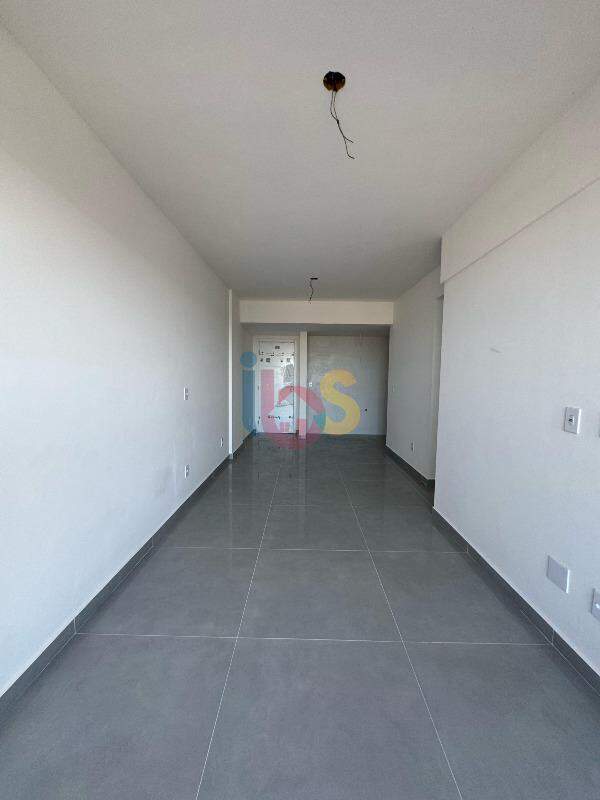 Apartamento à venda com 2 quartos, 85m² - Foto 3