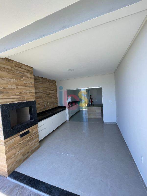 Casa à venda com 3 quartos, 190m² - Foto 8