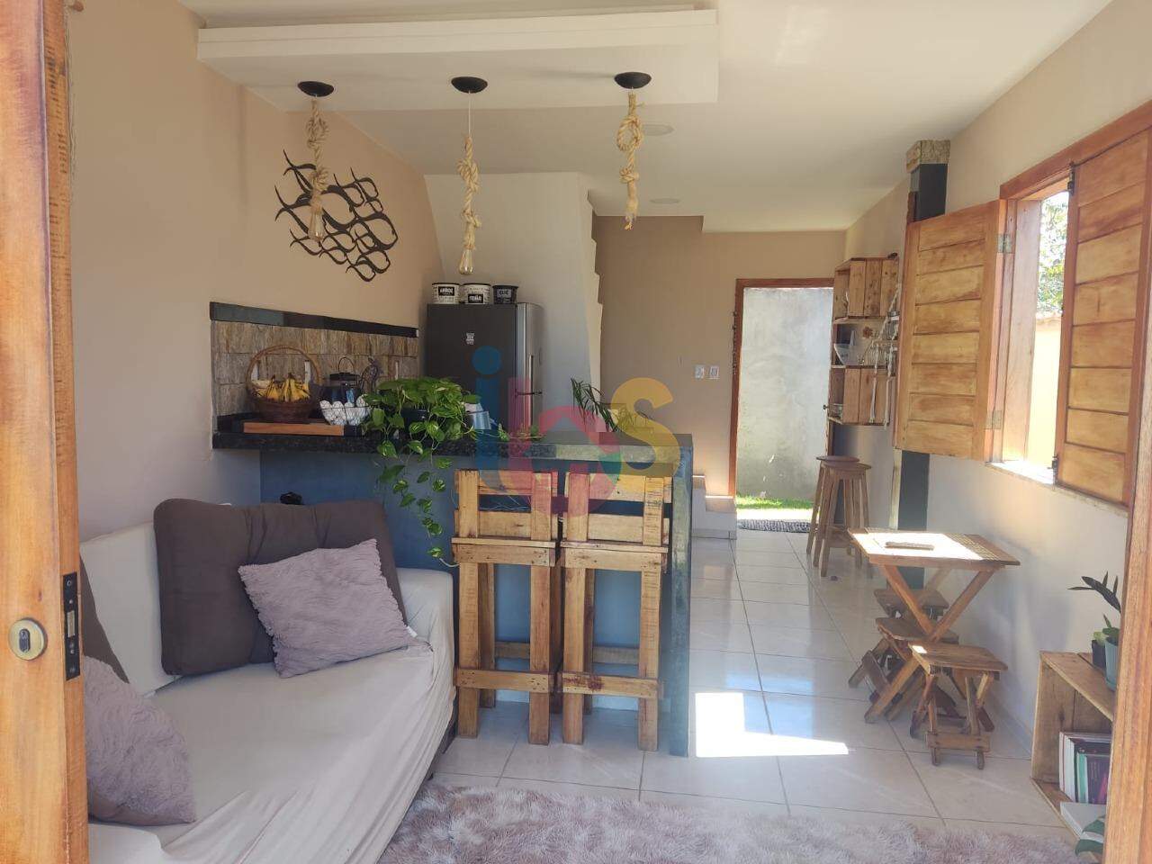 Casa à venda com 2 quartos, 50m² - Foto 2