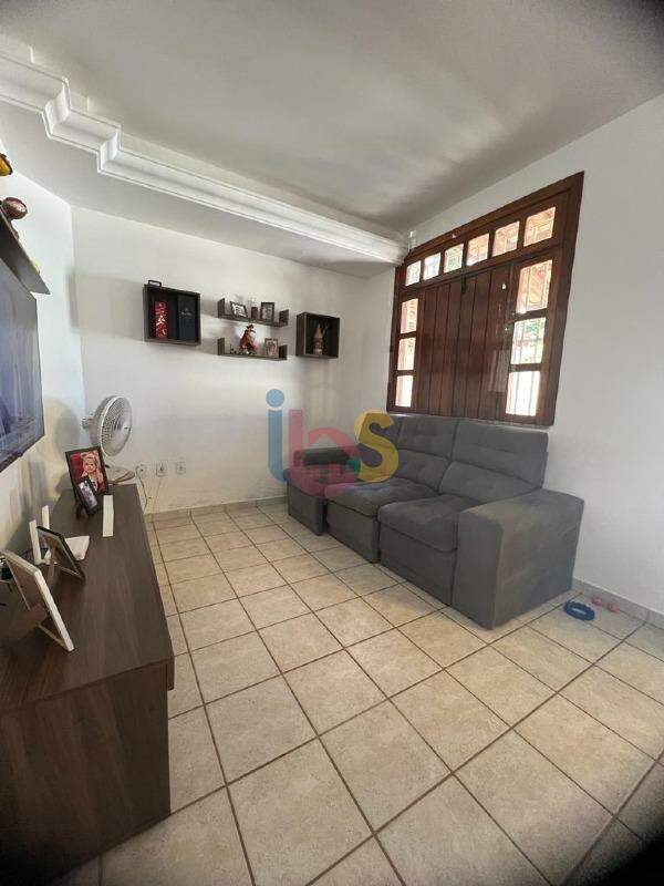 Casa à venda com 2 quartos, 96m² - Foto 1