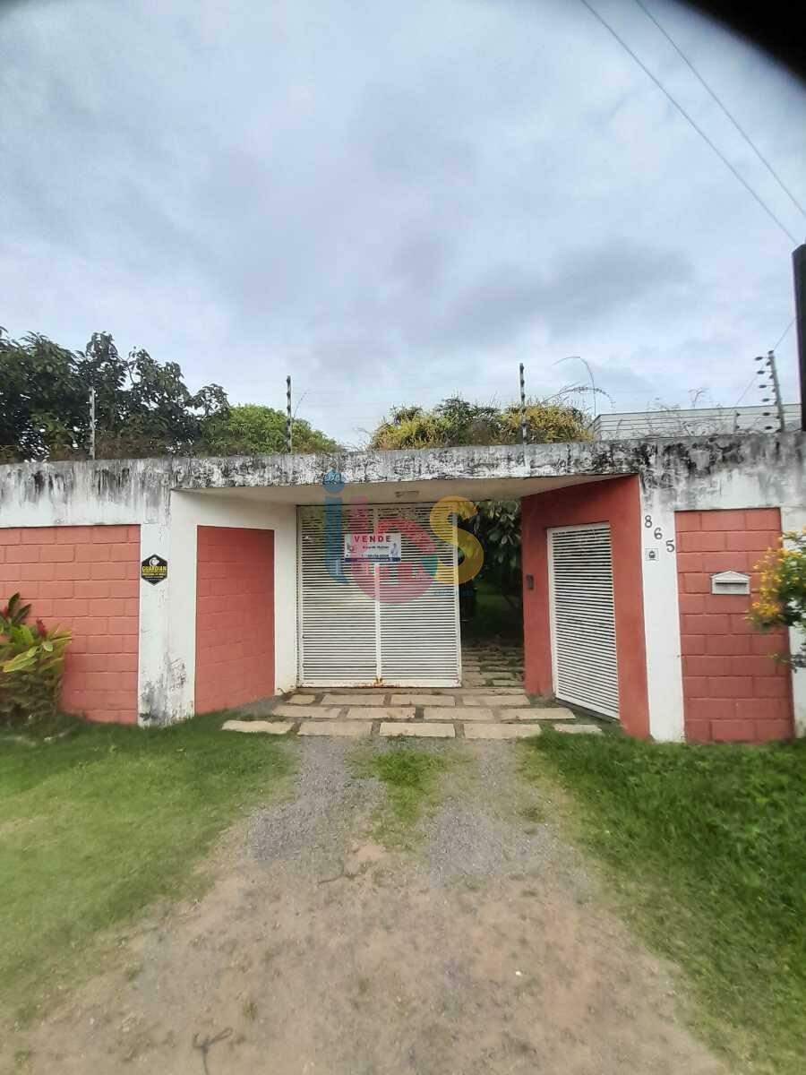 Casa à venda com 3 quartos, 390m² - Foto 1