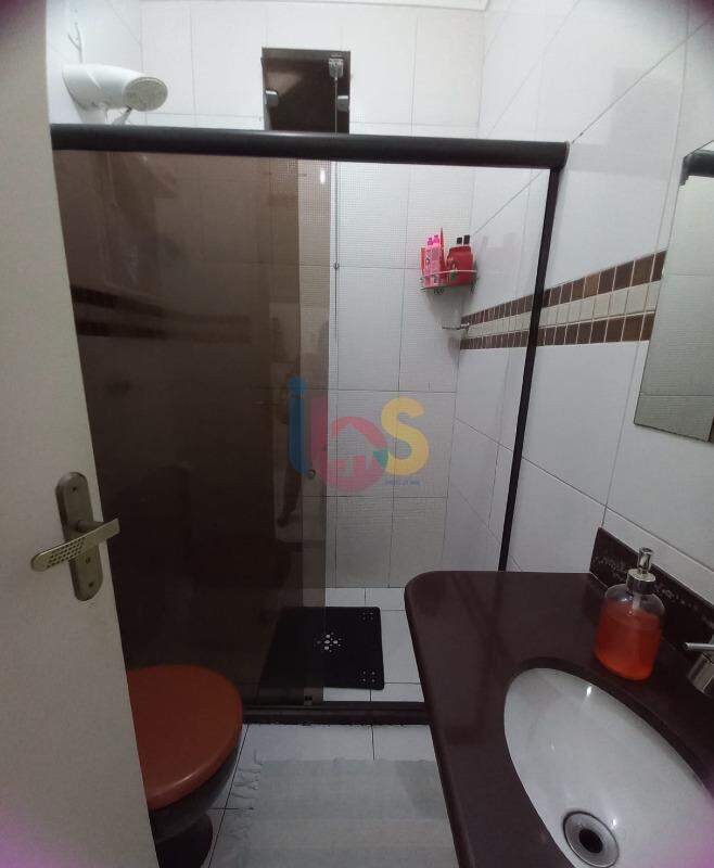 Casa à venda com 6 quartos, 200m² - Foto 8