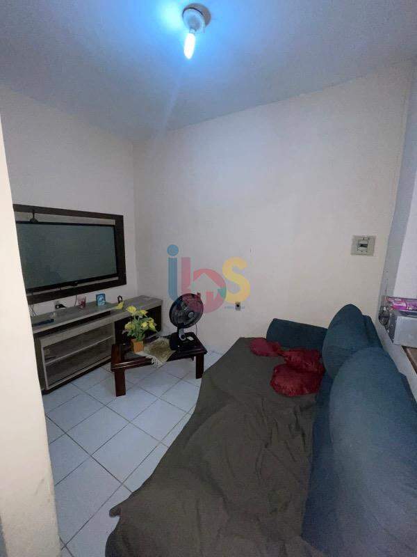 Casa à venda com 4 quartos, 200m² - Foto 2