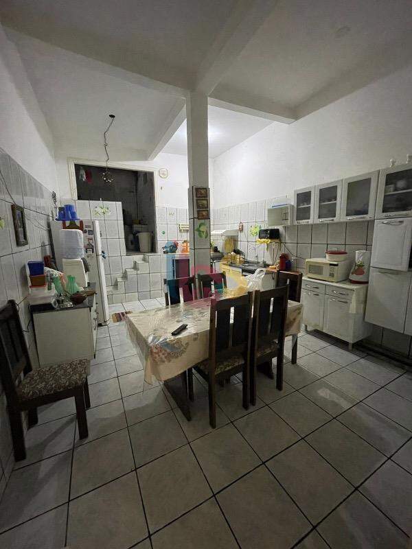 Casa à venda com 4 quartos, 200m² - Foto 6