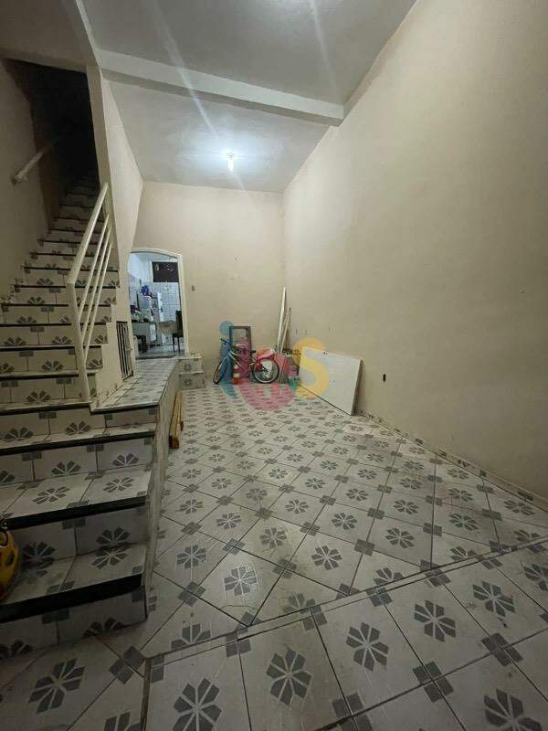 Casa à venda com 4 quartos, 200m² - Foto 5