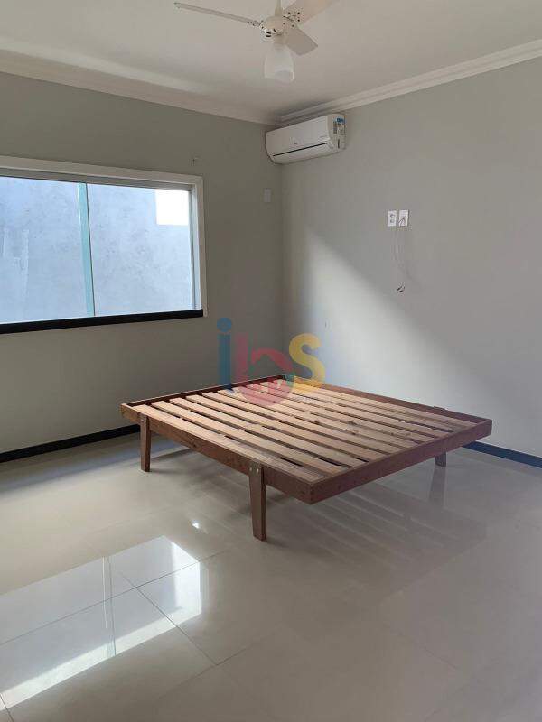 Casa à venda com 4 quartos, 200m² - Foto 15