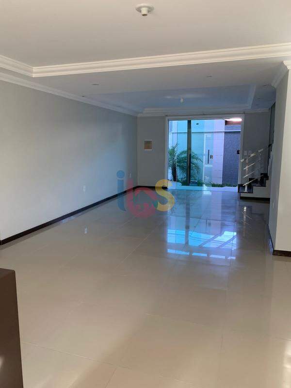 Casa à venda com 4 quartos, 200m² - Foto 7