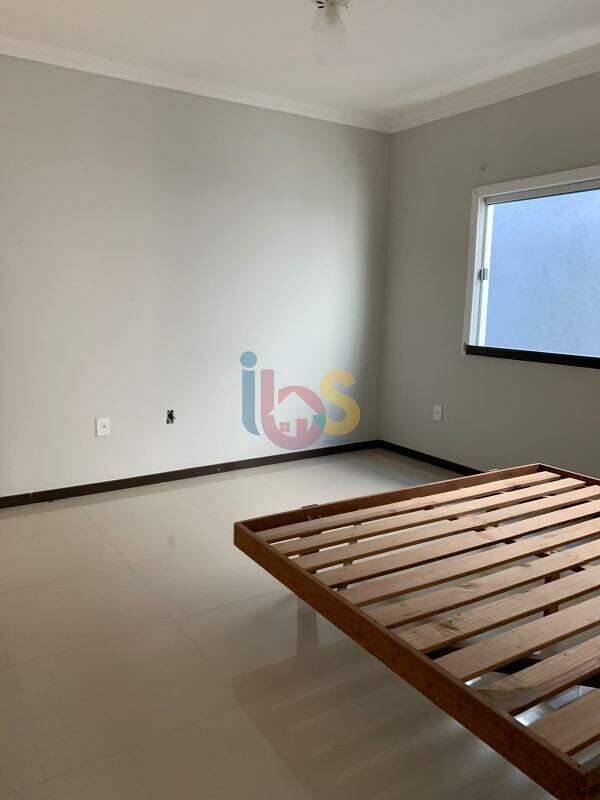 Casa à venda com 4 quartos, 200m² - Foto 14