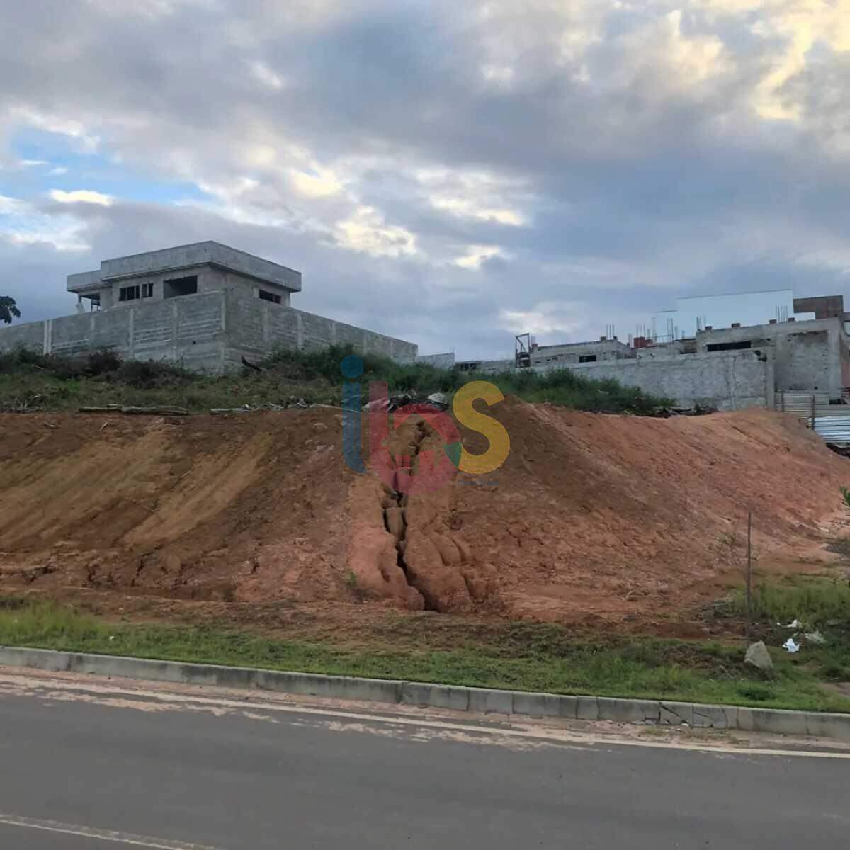 Terreno à venda com 1 quarto, 592m² - Foto 21