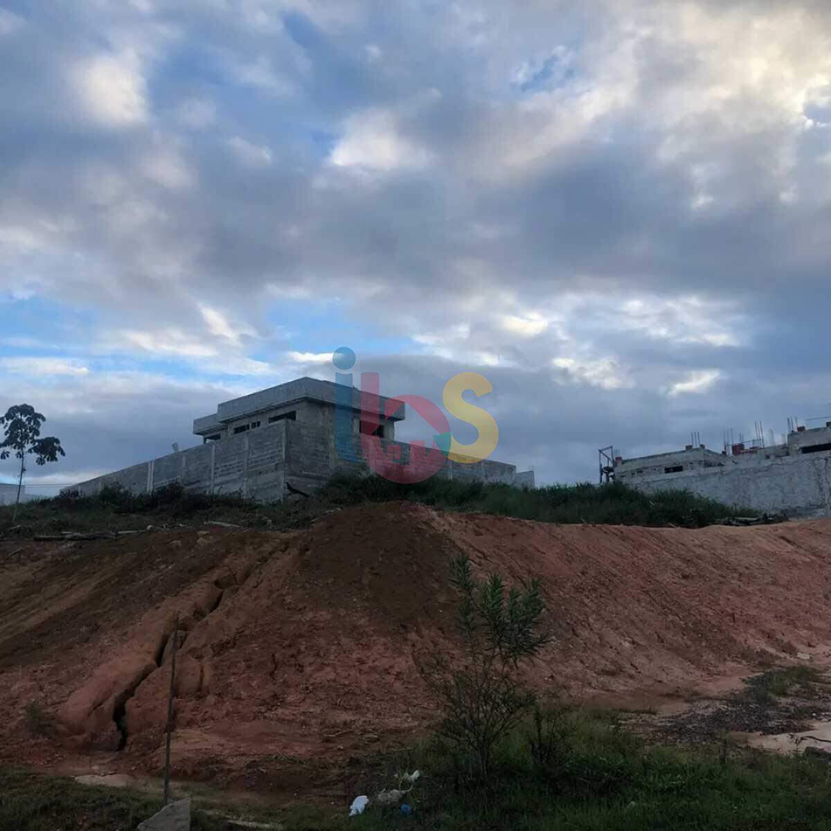 Terreno à venda com 1 quarto, 592m² - Foto 8