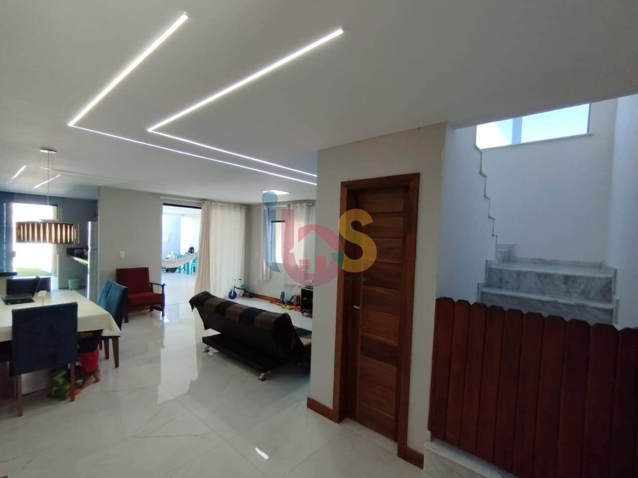 Casa à venda com 3 quartos, 170m² - Foto 6