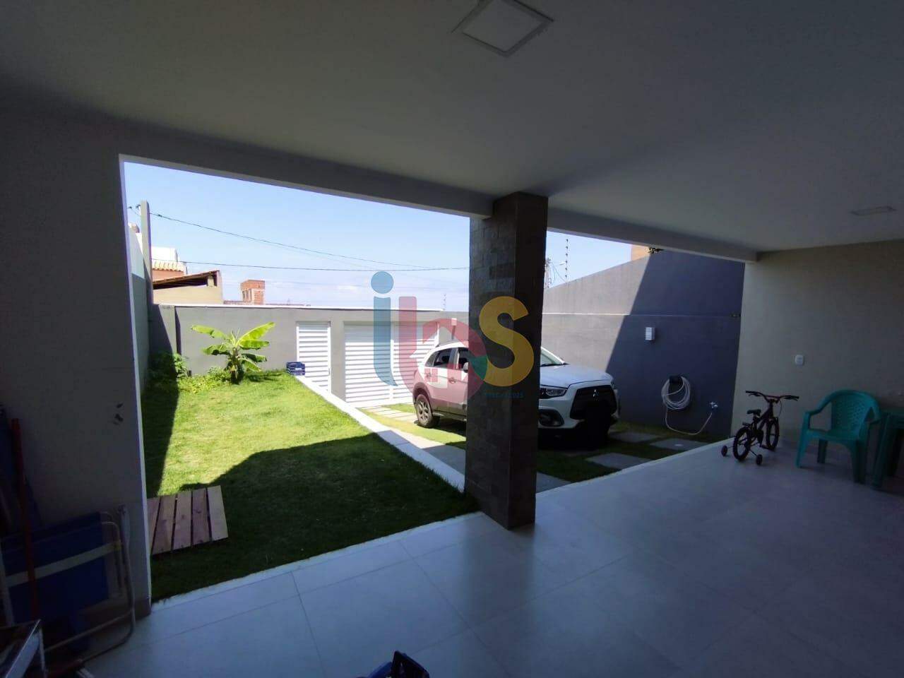 Casa à venda com 3 quartos, 170m² - Foto 2