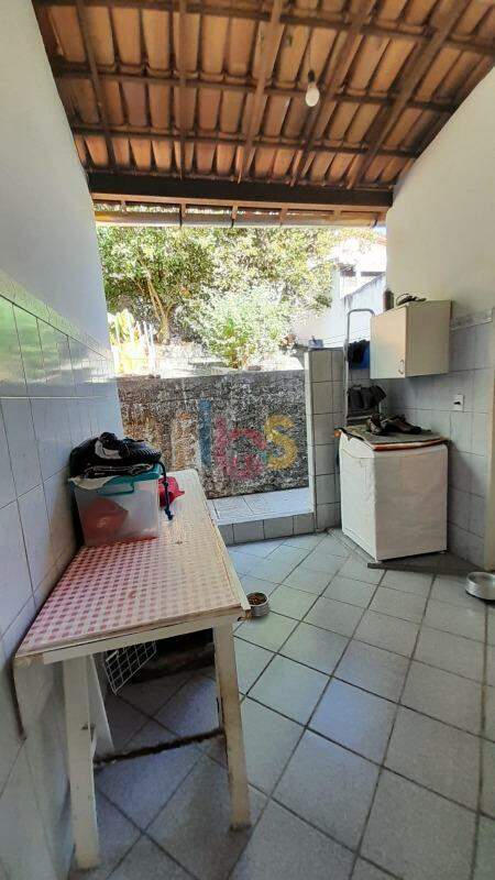 Casa à venda com 3 quartos, 350m² - Foto 6