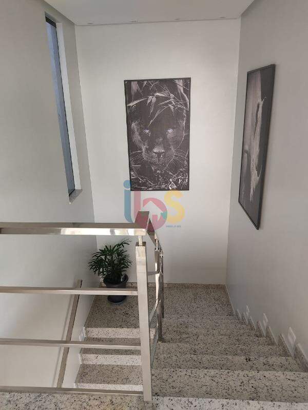 Casa à venda com 3 quartos, 213m² - Foto 10