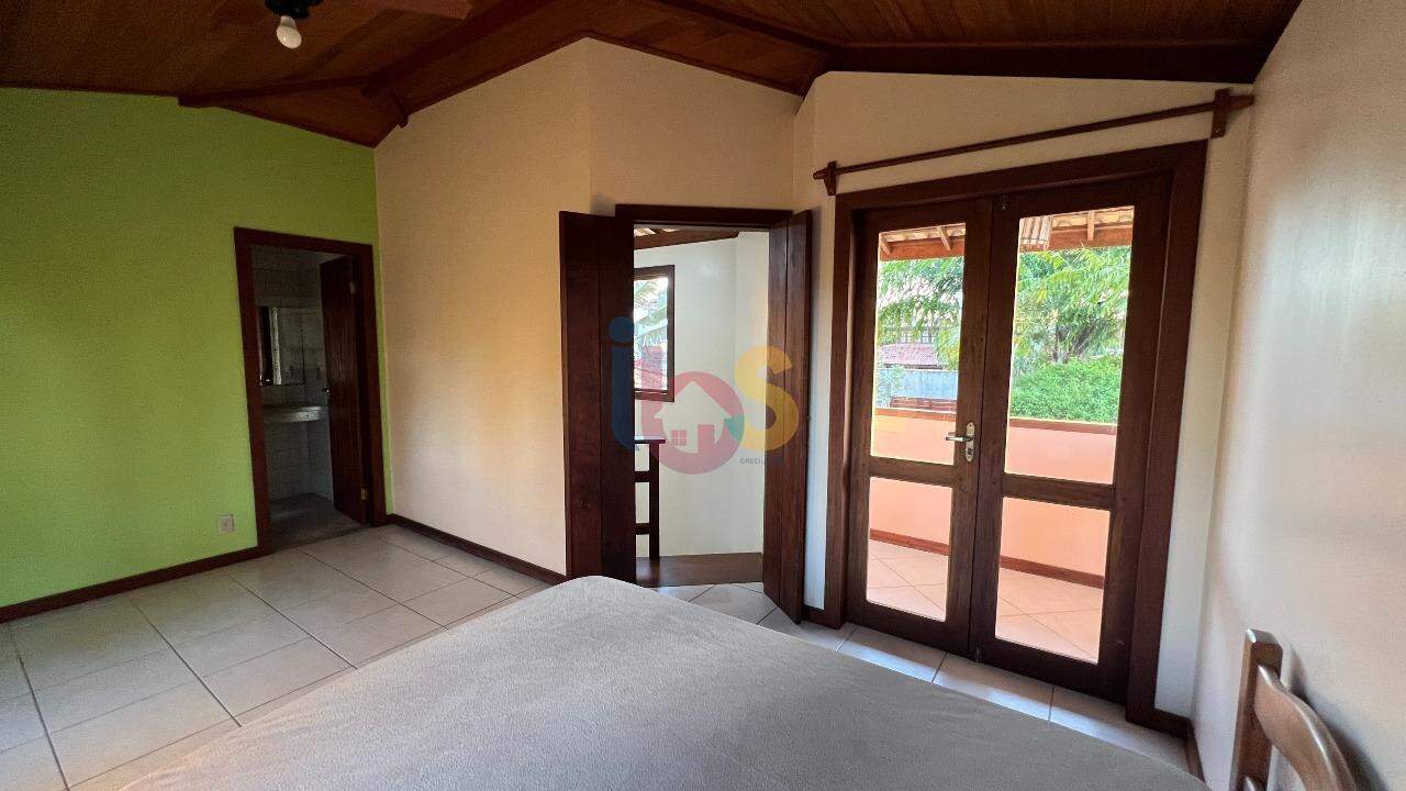 Casa à venda com 4 quartos, 250m² - Foto 7