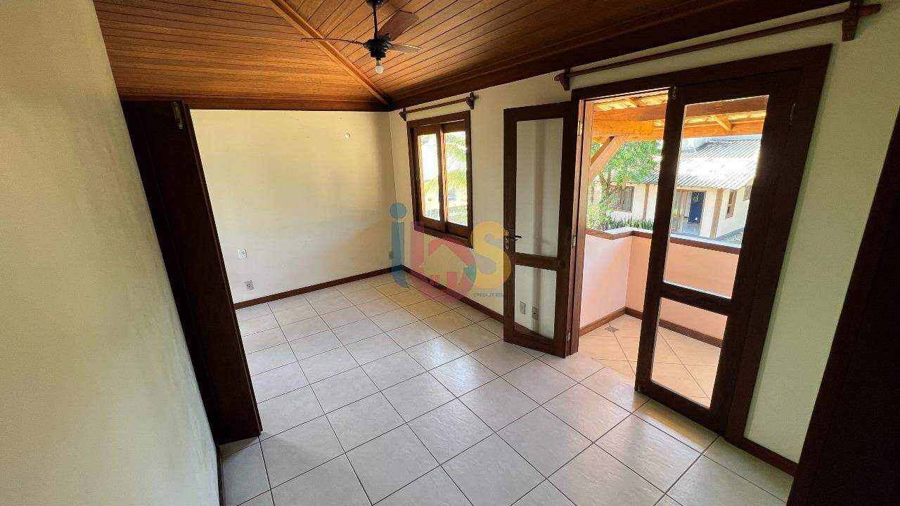 Casa à venda com 4 quartos, 250m² - Foto 30