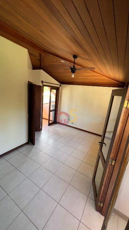 Casa à venda com 4 quartos, 250m² - Foto 33