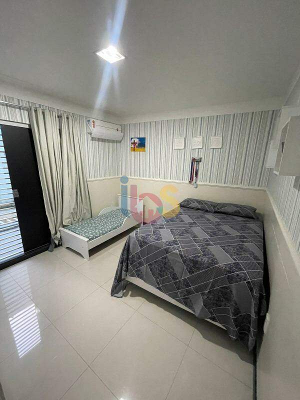 Casa à venda com 3 quartos, 270m² - Foto 8