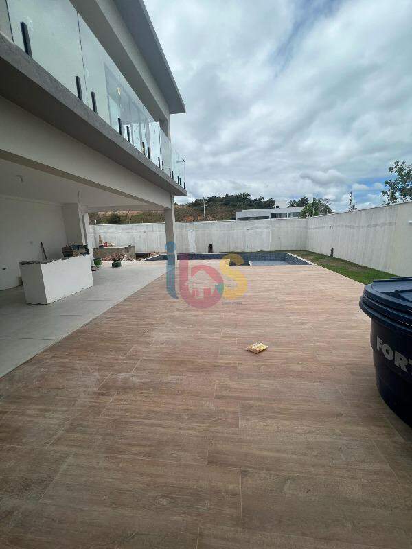 Casa à venda com 5 quartos, 330m² - Foto 4