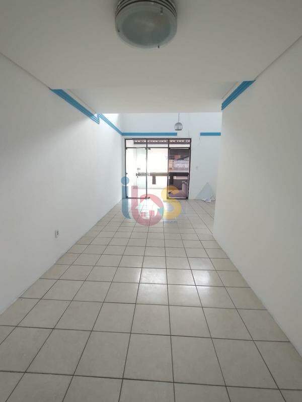 Apartamento para alugar com 3 quartos, 96m² - Foto 3