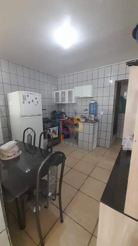 Casa à venda com 3 quartos, 220m² - Foto 11