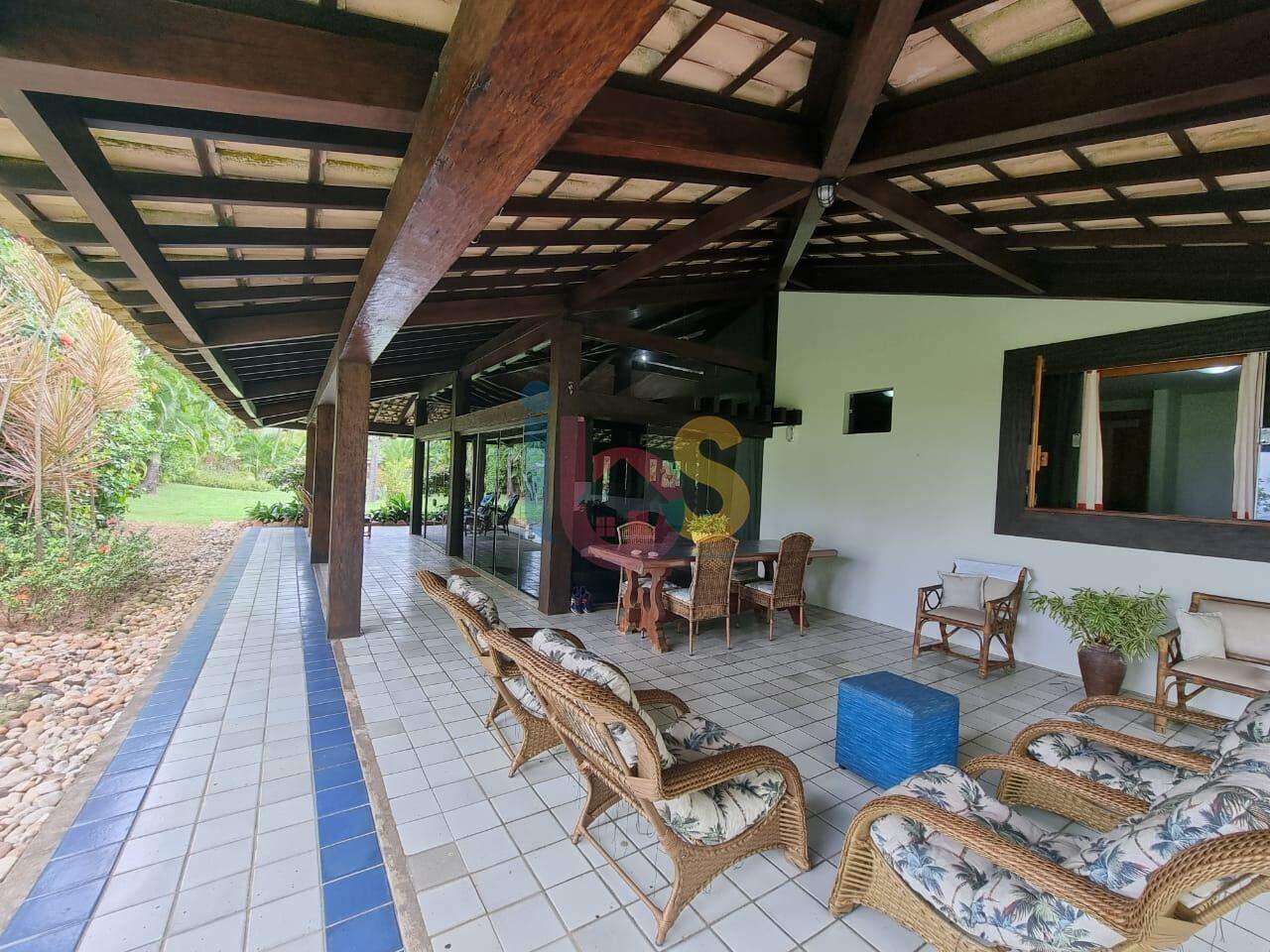 Casa à venda com 4 quartos, 400m² - Foto 1