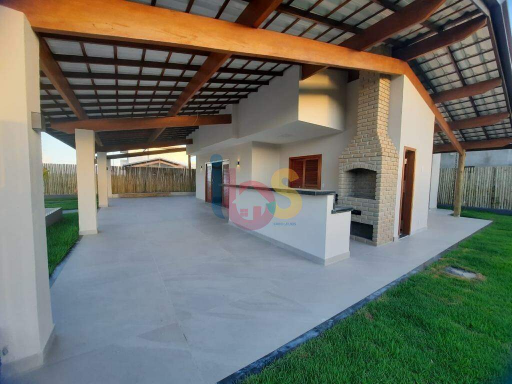 Casa à venda com 6 quartos, 230m² - Foto 3