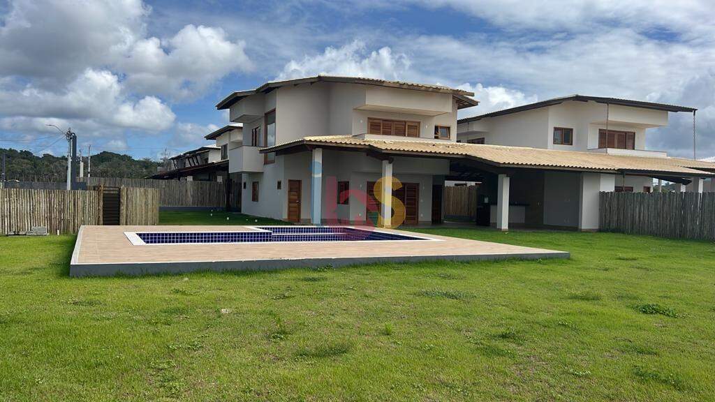 Casa à venda com 6 quartos, 230m² - Foto 2