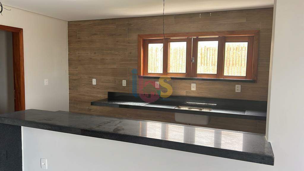 Casa à venda com 6 quartos, 230m² - Foto 12