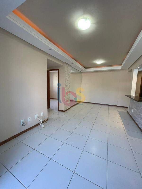 Apartamento à venda com 2 quartos, 70m² - Foto 7