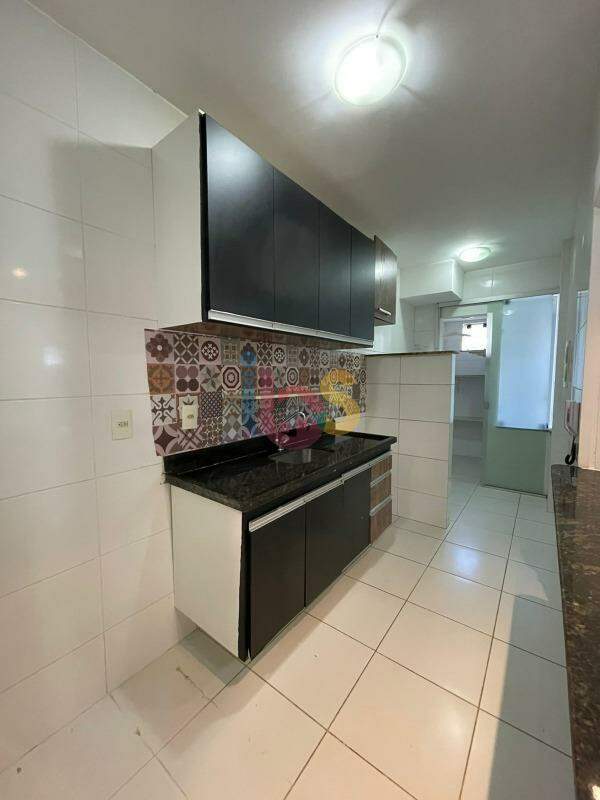 Apartamento à venda com 2 quartos, 70m² - Foto 17