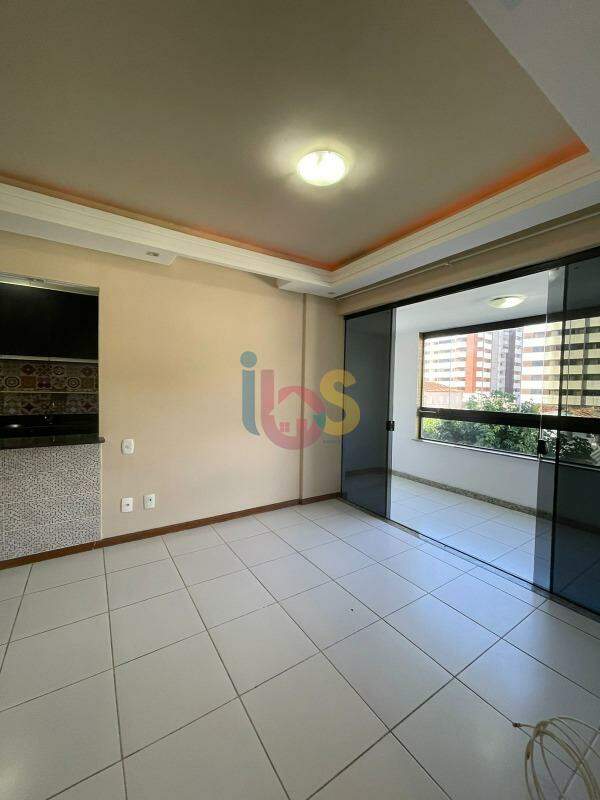 Apartamento à venda com 2 quartos, 70m² - Foto 5