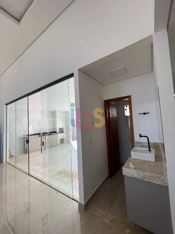 Casa à venda com 3 quartos, 200m² - Foto 16