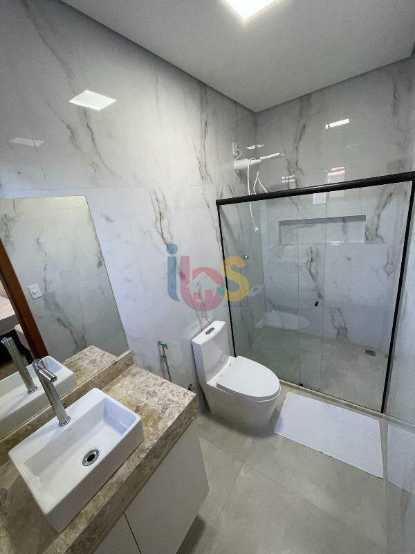 Casa à venda com 3 quartos, 200m² - Foto 22