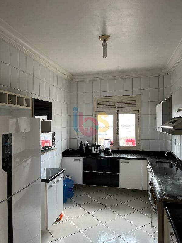 Apartamento à venda com 3 quartos, 190m² - Foto 16