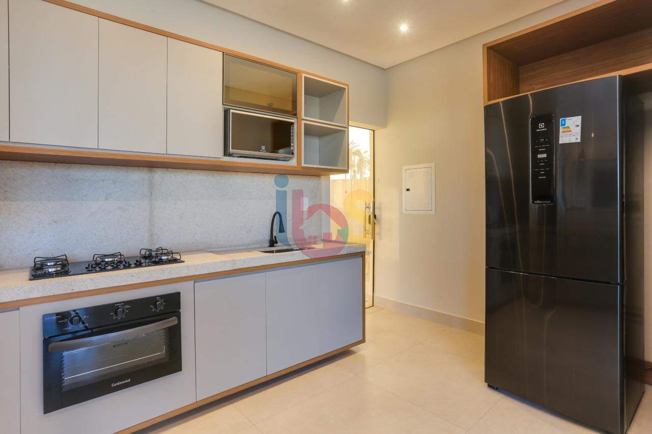 Casa à venda com 4 quartos, 180m² - Foto 17