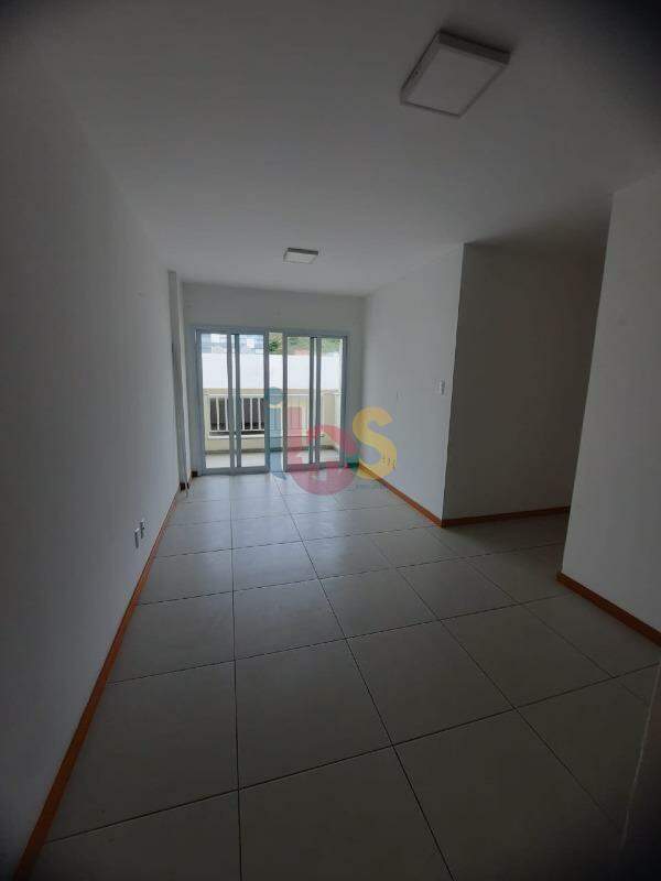 Apartamento à venda com 2 quartos, 62m² - Foto 2