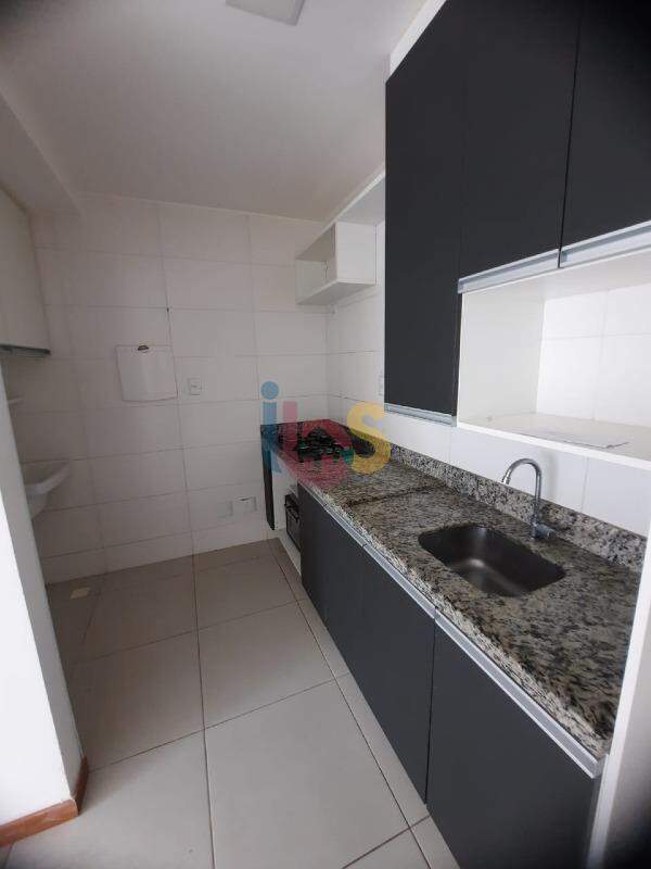 Apartamento à venda com 2 quartos, 62m² - Foto 3