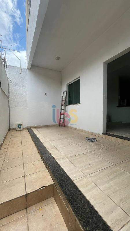 Casa à venda com 3 quartos, 110m² - Foto 17