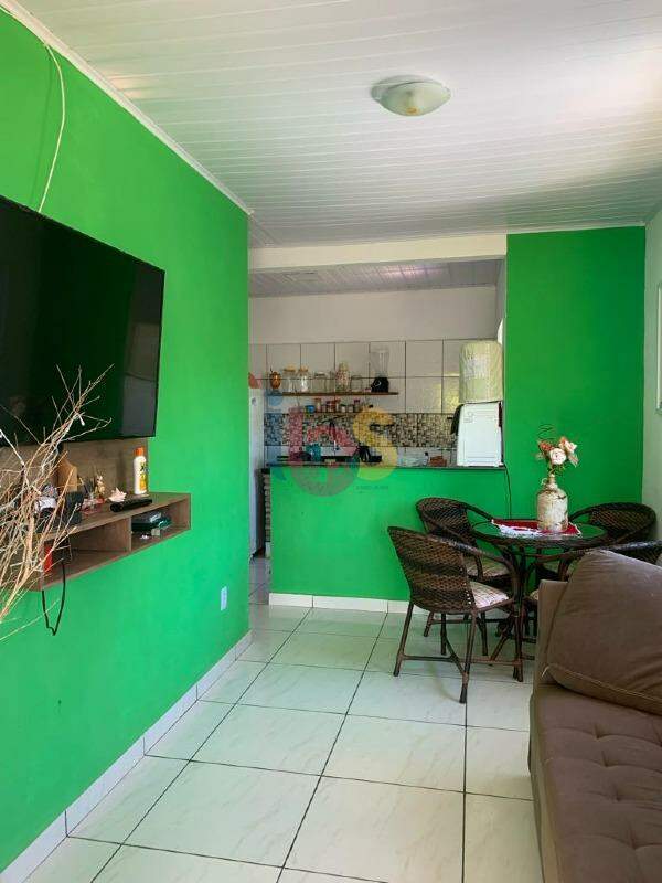 Casa à venda com 4 quartos, 200m² - Foto 4