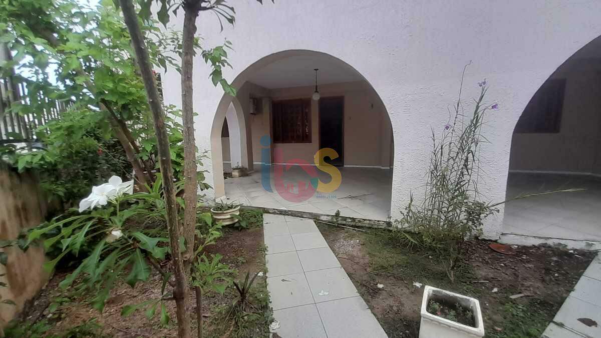 Casa à venda com 4 quartos, 336m² - Foto 3