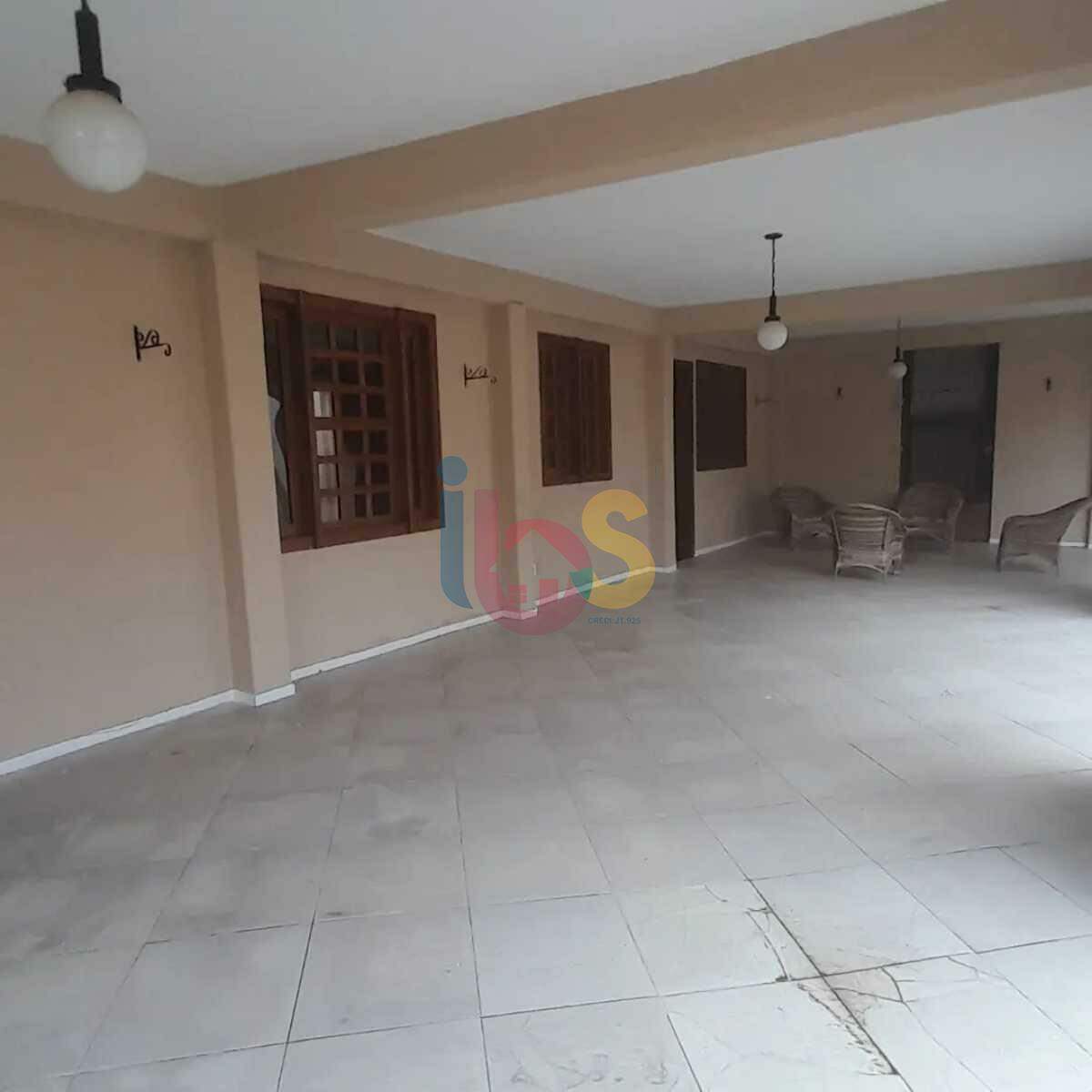 Casa à venda com 4 quartos, 336m² - Foto 1