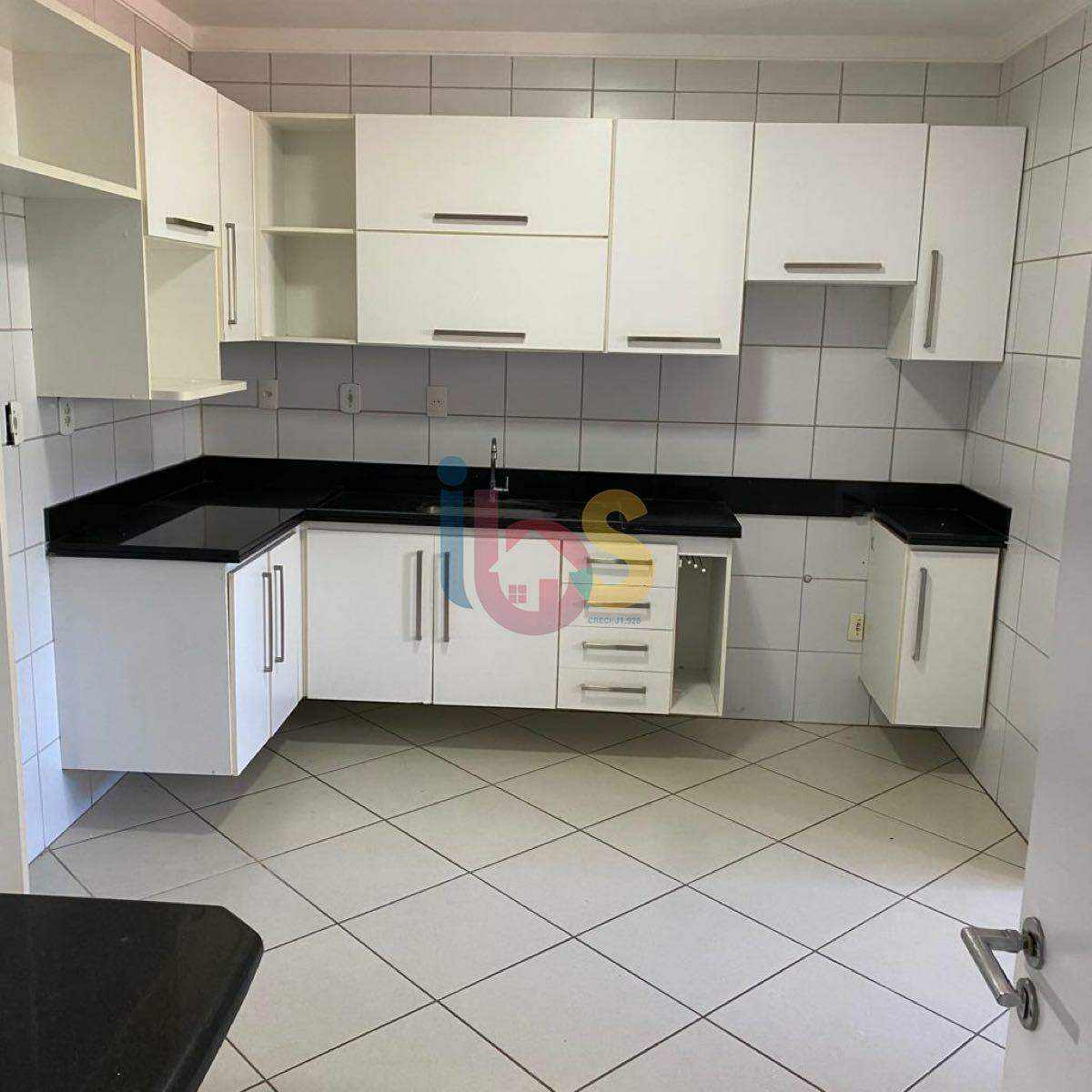 Apartamento à venda com 3 quartos, 110m² - Foto 3