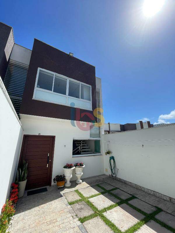 Casa à venda com 2 quartos, 88m² - Foto 2