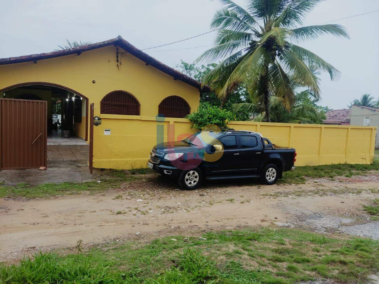 Casa à venda com 3 quartos, 300m² - Foto 1