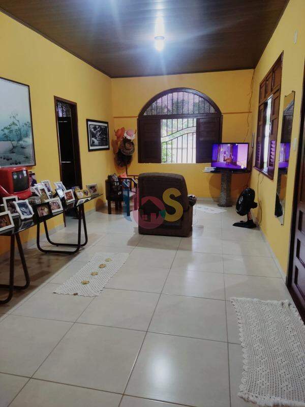 Casa à venda com 3 quartos, 300m² - Foto 4